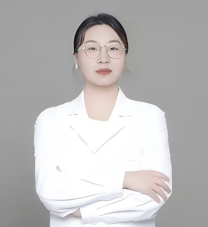 冠玉口腔醫(yī)生：王曉露